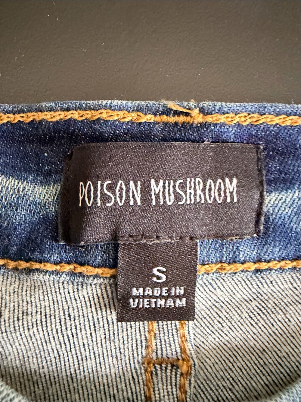 Mid-Rise Distressed Denim Jean Shorts - Blue - Picture 3 of 3